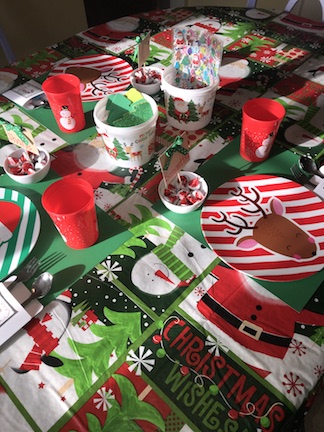 North-Pole-Christmas-Table-for-Kids-