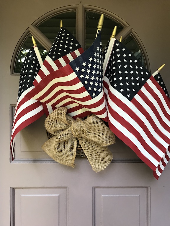 Learn how to make a Patriotic American Flag Door Decor #DIY #Patriotic #AmericanFlag #FrontDoor #FlagDay #4thofJuly
