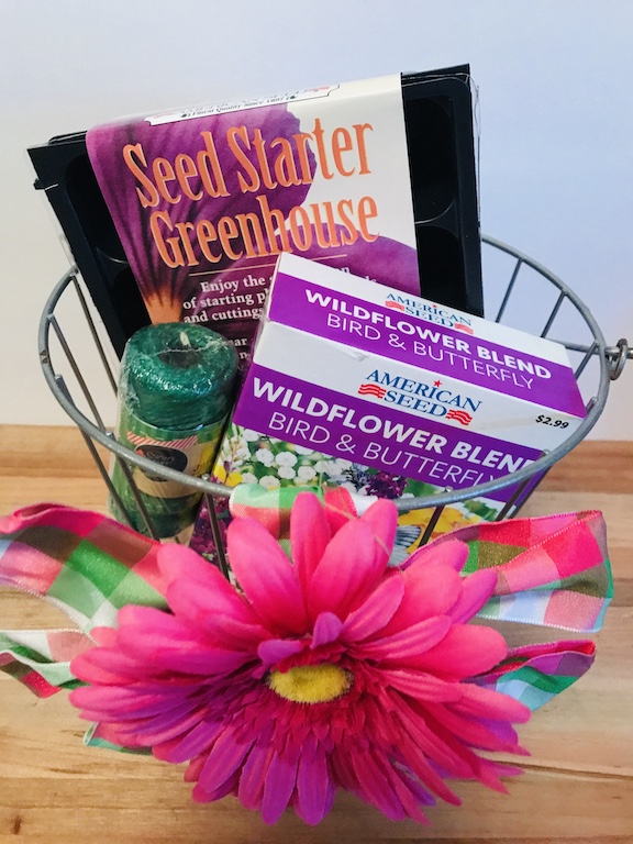 Gardening gift baskets are perfect for moms or anyone who loves to garden. Find a cute bucket at the trift store and fill it with gardening goodies from the dollar tree. #Gardening #GiftBaskets #Momgifts #Upcycle #MothersDay #BirthdayGift 