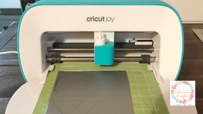 Creating the x and o's in removable vinyl with the Cricut Joy