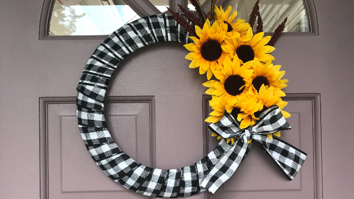 Easy DIY Sunflower Wreath for fall from the Dollar Store 