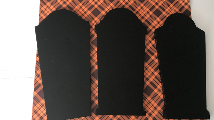 Tombstones and vinyl to make budget friendly halloween decorations 
