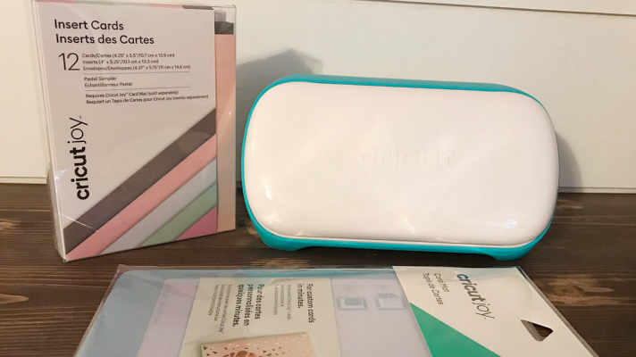 Insert cards and card mat with the Cricut Joy