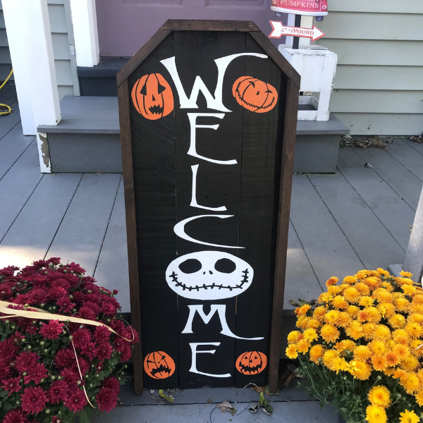 DIY Halloween Welcome Sign for your porch 