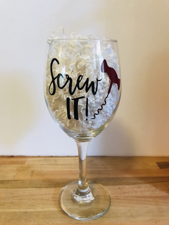 Funny Wine Glass with your Cricut 