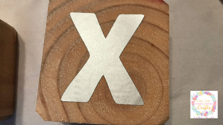 x on the 4x4 block in removable vinyl to stencil around 