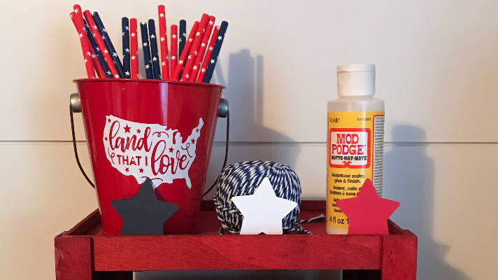 Supplies for paper straw Patriotic necklace