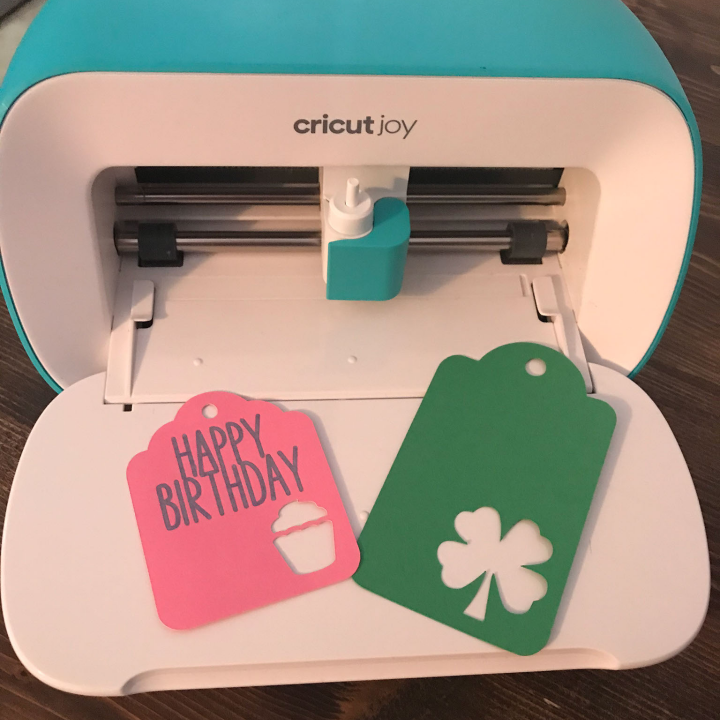 Use the Cricut Joy App and the Cricut Joy to make easy paper projects