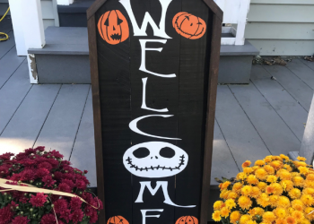 DIY Halloween Welcome Sign for your porch