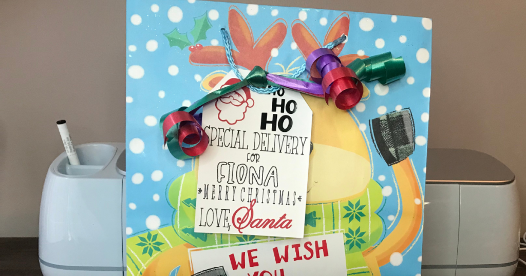 How to make a personalized Santa gift tag with Cricut